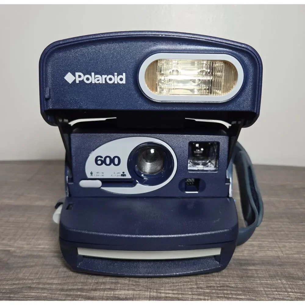 Polaroid Vintage Blue 600 Round Instant Film Camera With Manual & Carrying Bag